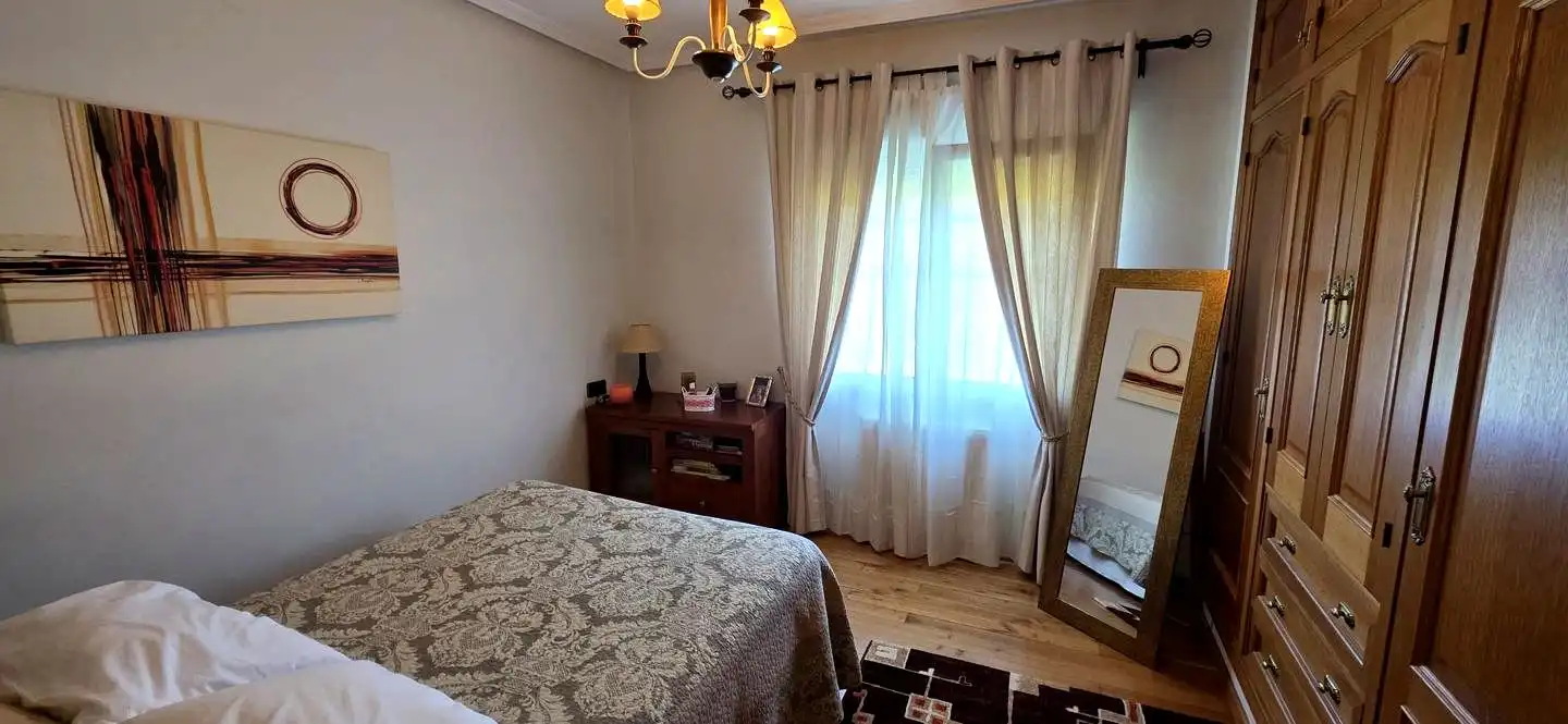 Bedroom of Houses for sale in Valdés - Luarca  with Heating, Private garden and Parquet flooring