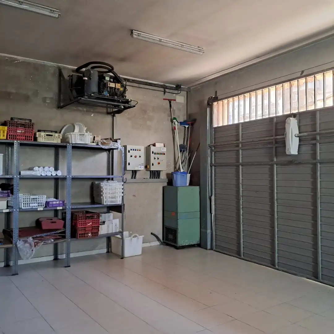 Local en venda en Sant Joan Les Fonts amb Aire condicionat, Calefacció i Alarma