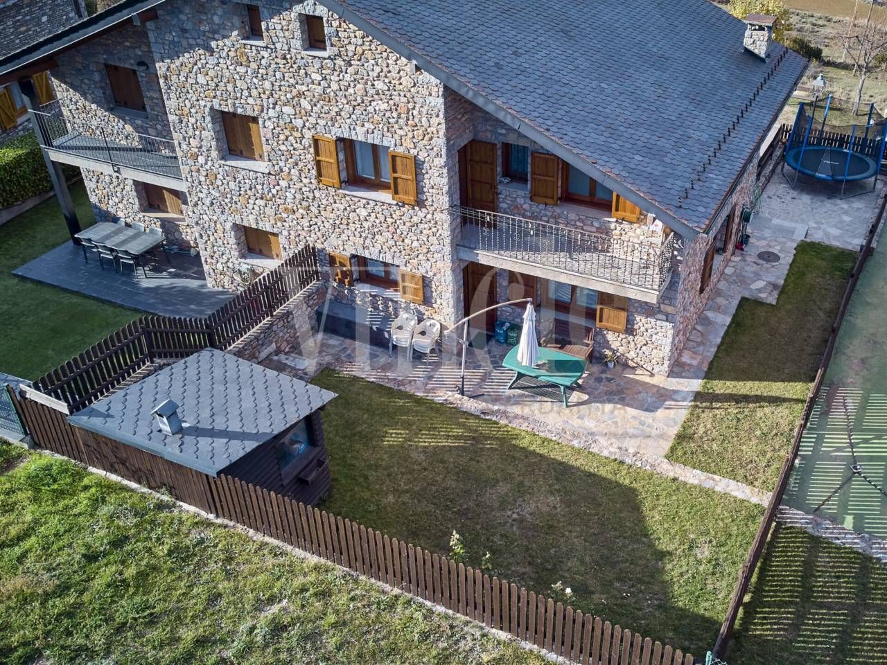 Exterior view of House or chalet for sale in Urús  with Heating, Private garden and Terrace