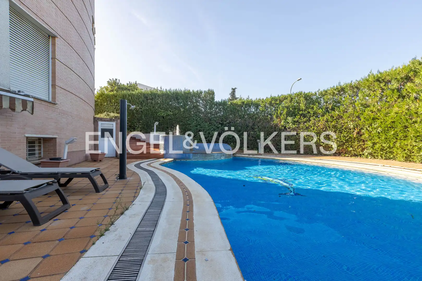 Swimming pool of Houses for sale in Dos Hermanas  with Air Conditioner, Heating and Private garden