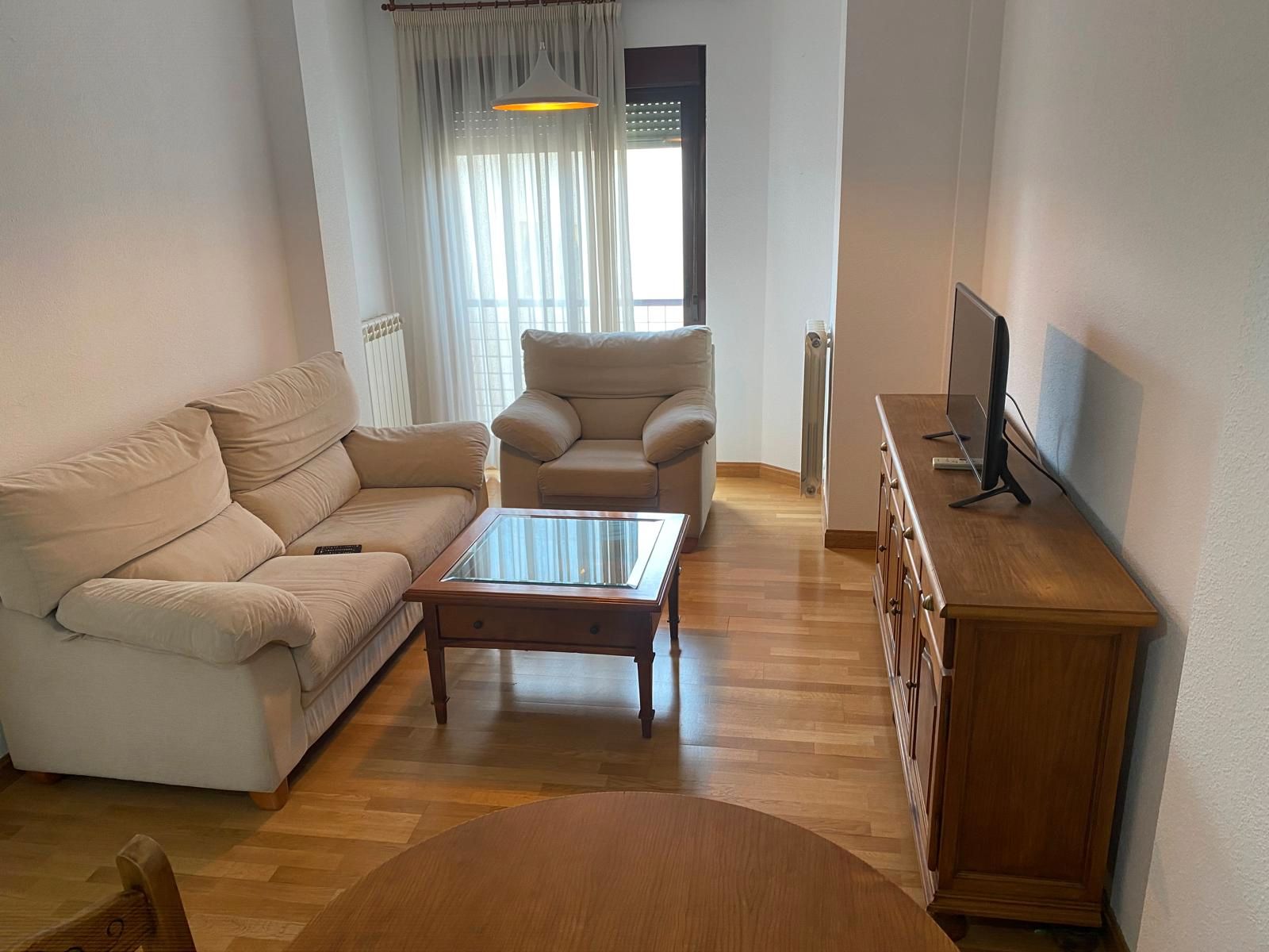 Sala d'estar de Àtic en venda en Ciudad Real Capital amb Aire condicionat, Calefacció i Parquet