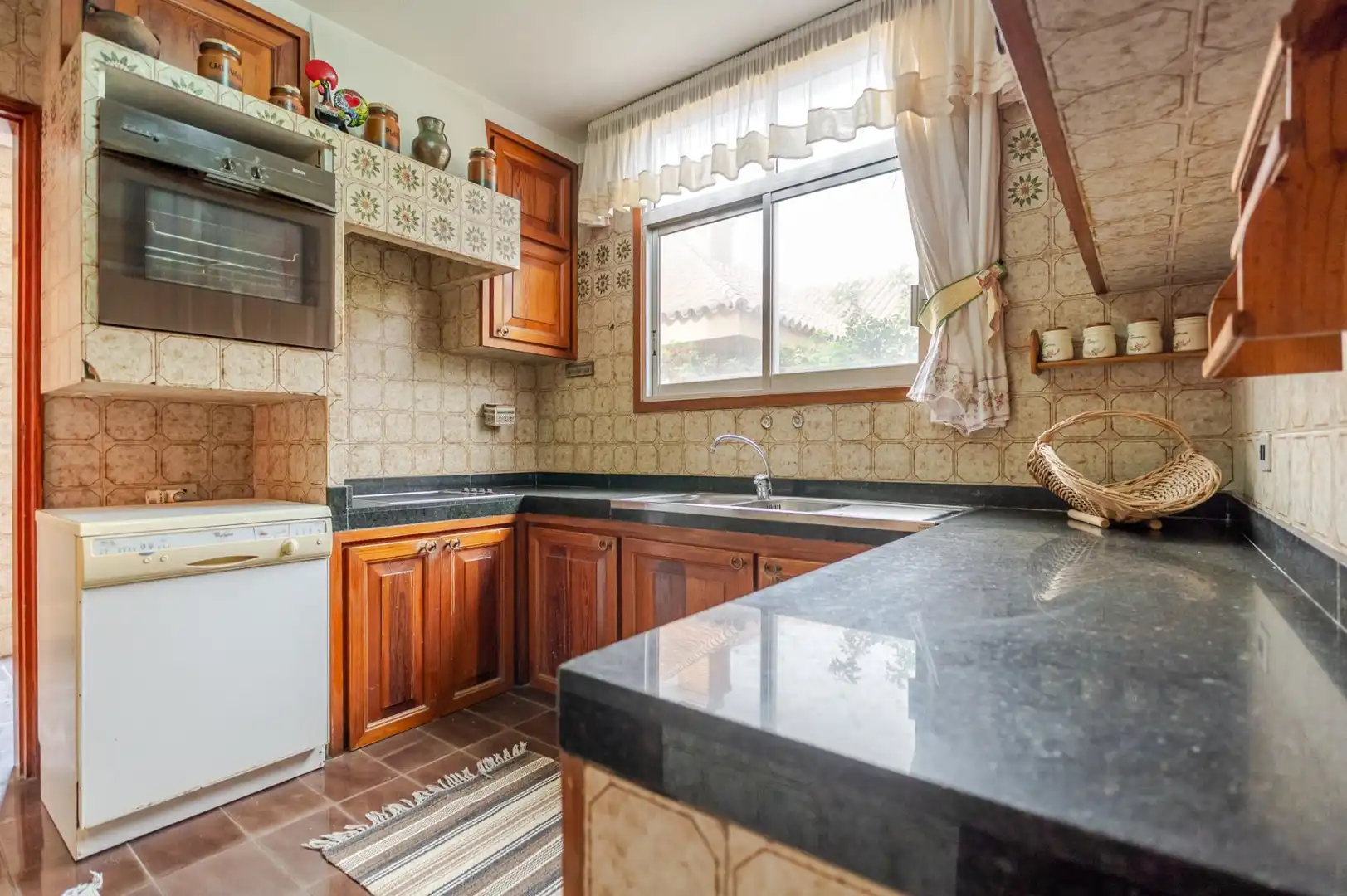 Cuina de Casa adosada en venda en Las Palmas de Gran Canaria amb Jardí privat, Parquet i Terrassa