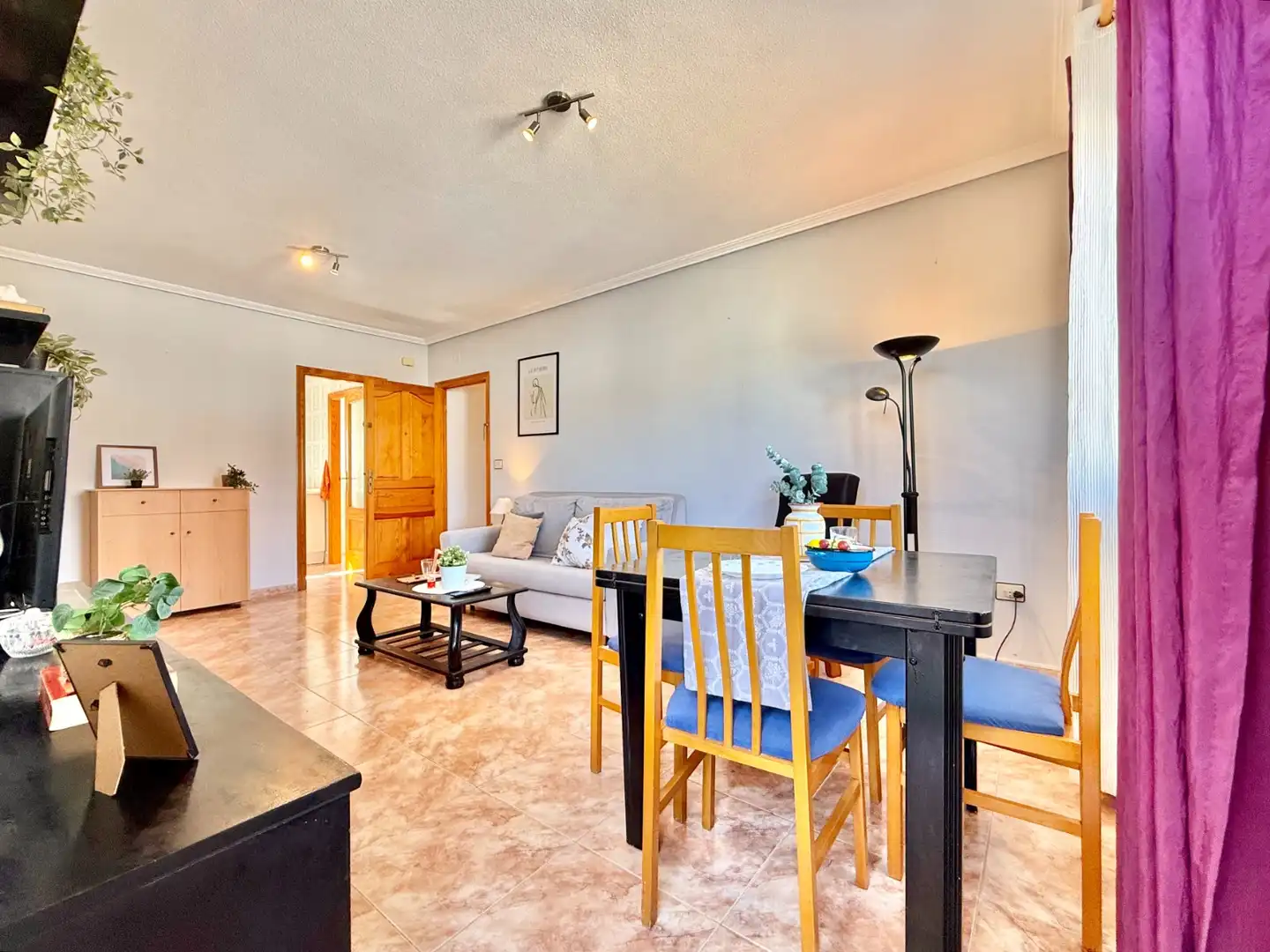Sala d'estar de Casa o xalet en venda en San Pedro del Pinatar amb Jardí privat, Terrassa i Rentadora