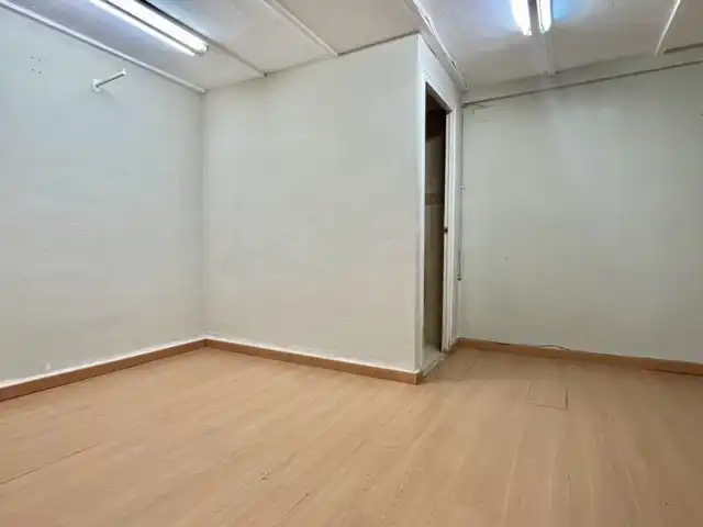 Commercial properties for rent in Carrer d'Emilio Lluch, Vara de Quart
