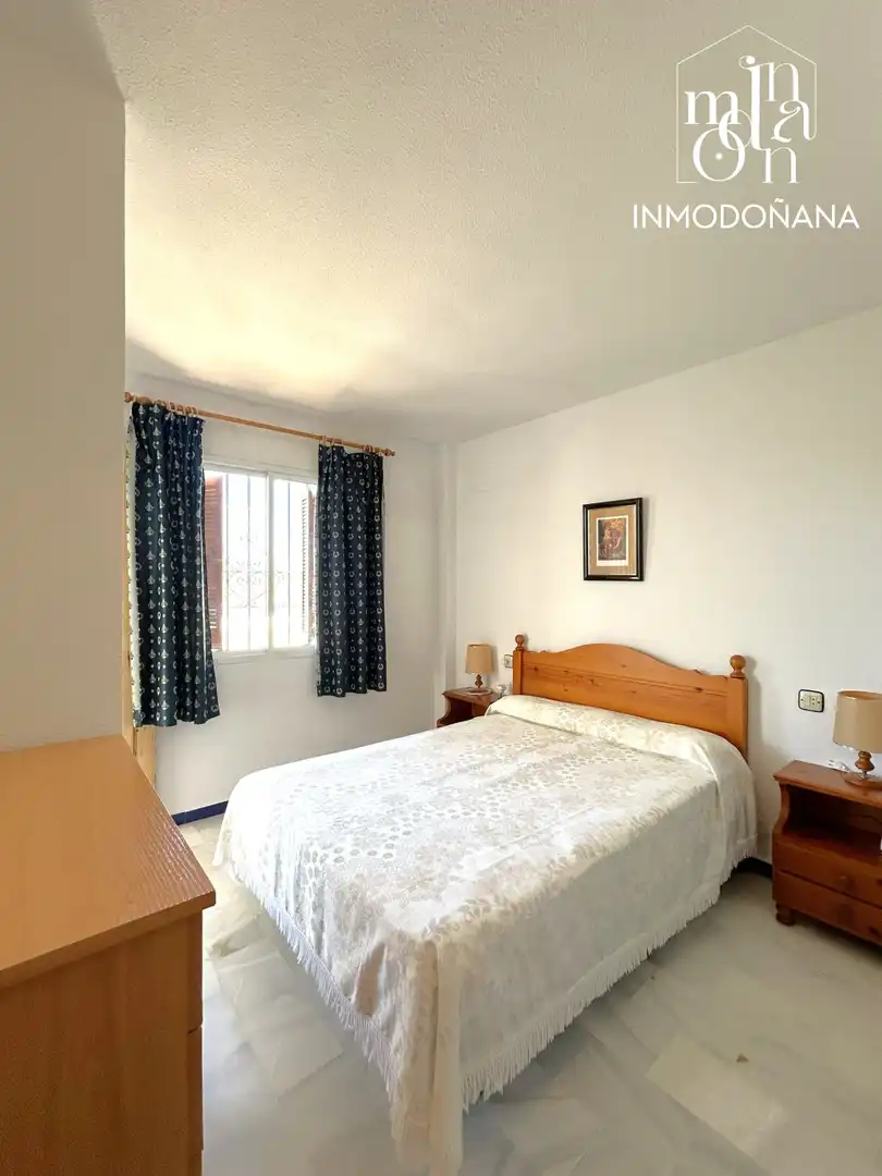 Habitación de Casa adosada en venta en Almonte con Terraza, Piscina y Amueblado