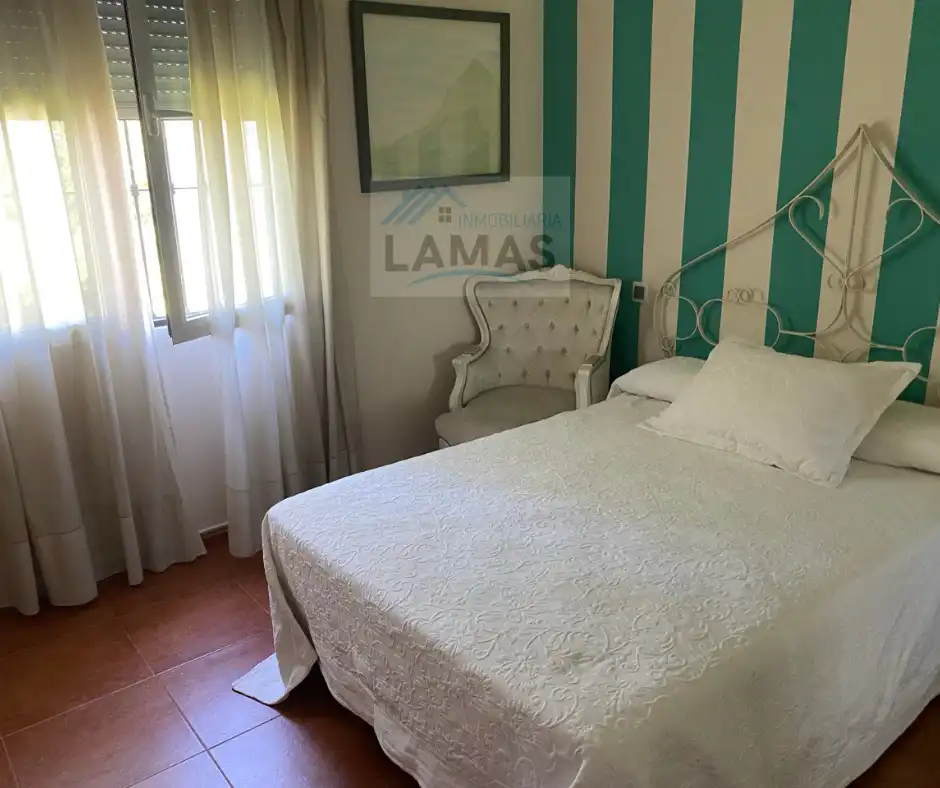 Dormitori de Finca rústica en venda en Navalmoral de la Mata amb Aire condicionat, Calefacció i Jardí privat