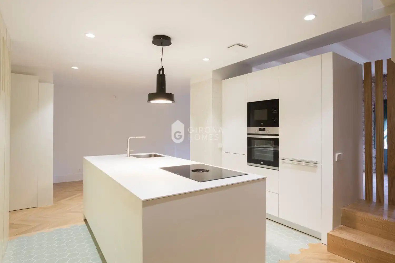 Kitchen of Attic for rent in Girona  with Air Conditioner, Heating and Pets allowed