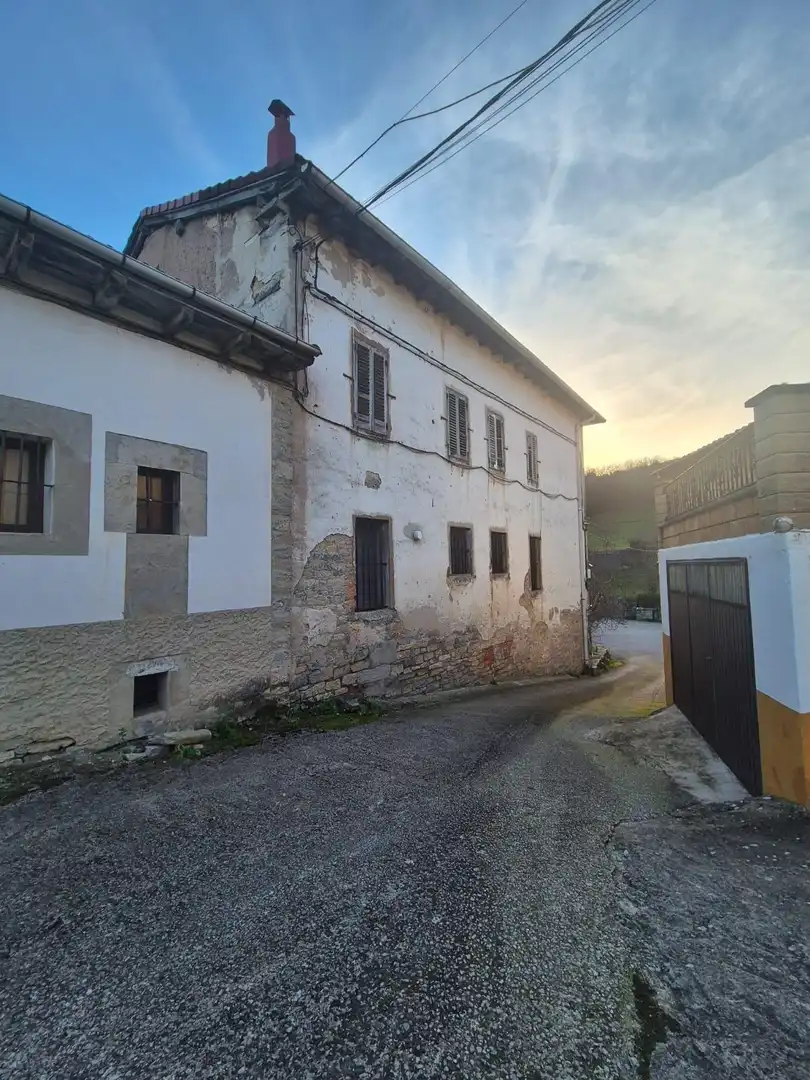 Exterior view of Houses for sale in Valle de Mena  with Private garden, Storage room and Balcony