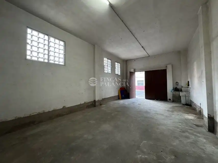 Garage for rent in Soneja