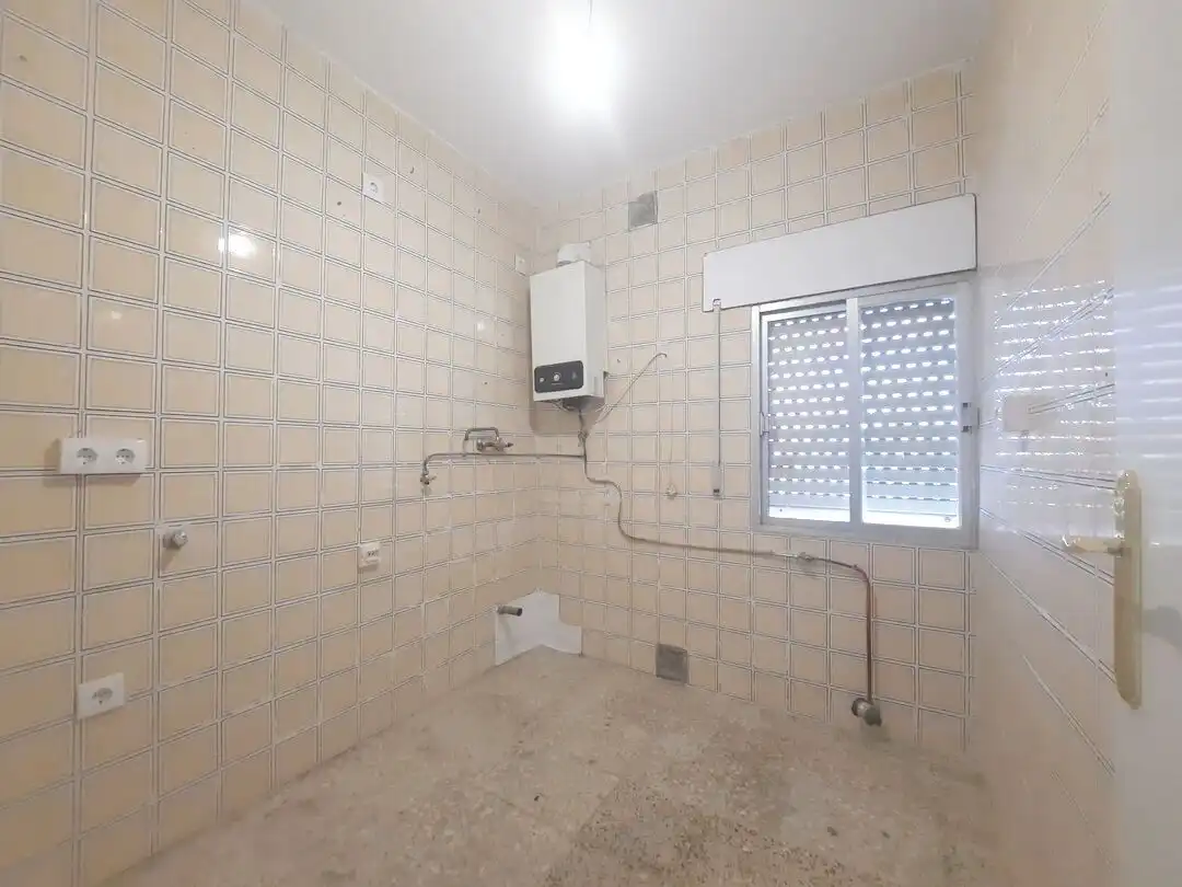 Bathroom of Flat for sale in Escalona  with Terrace
