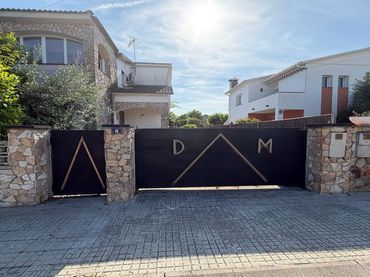 Xalet en venda a CL ROSSINYOL 8
