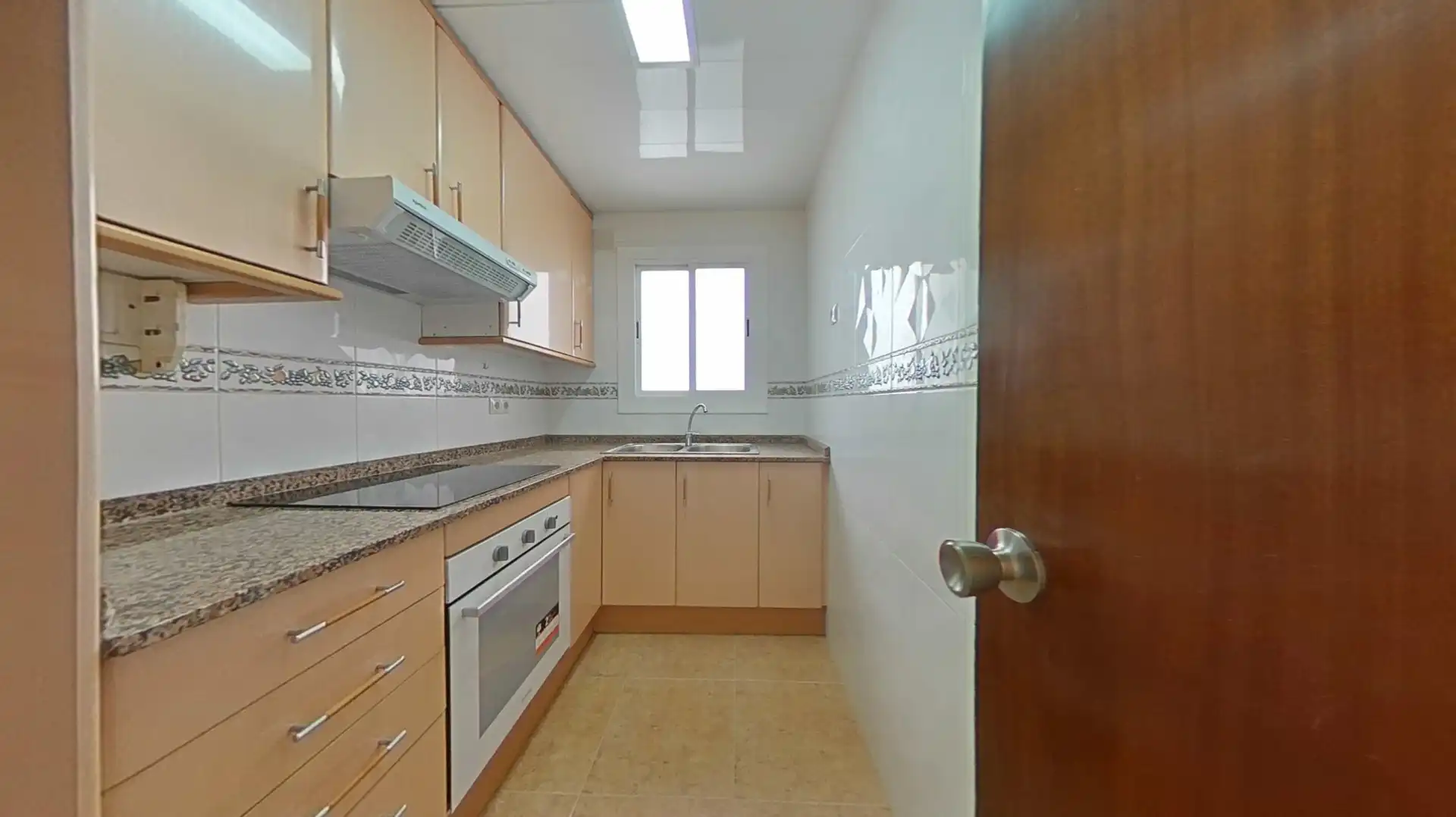 Cocina de Piso en venta en L'Hospitalet de Llobregat con Calefacción