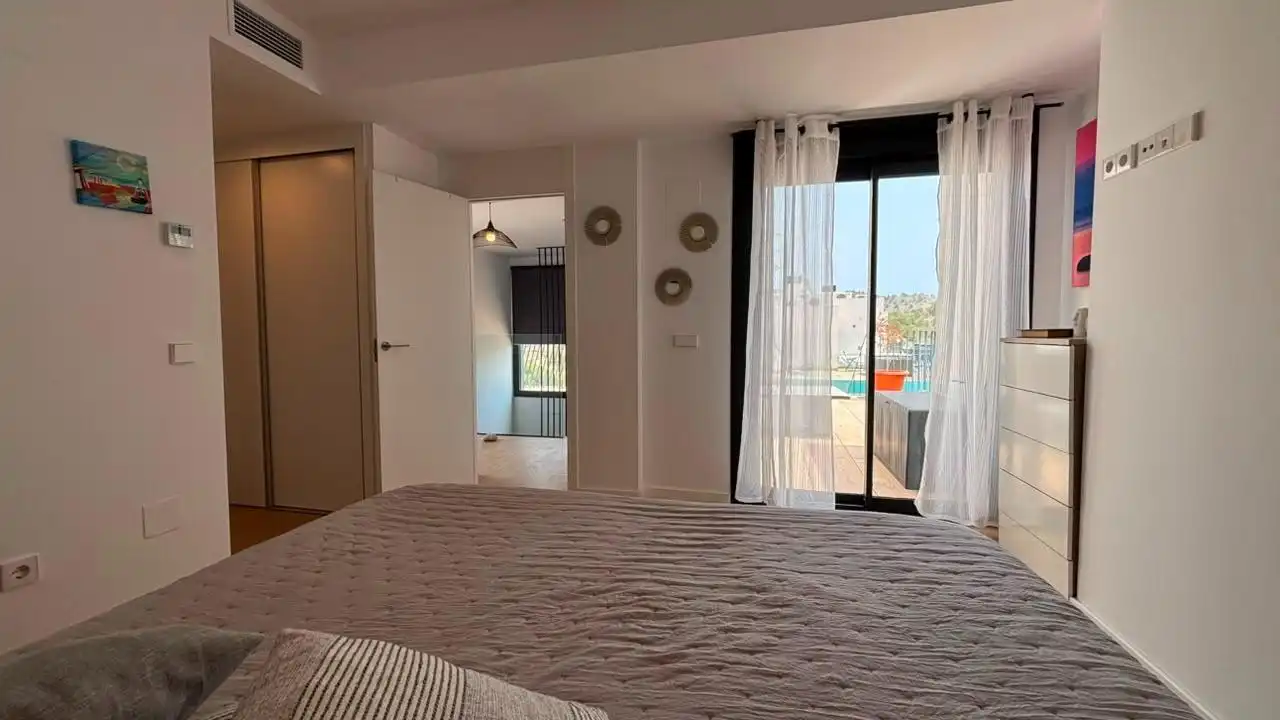 Schlafzimmer von Dachboden zur Miete in Villajoyosa / La Vila Joiosa mit Klimaanlage, Terrasse und Möbliert