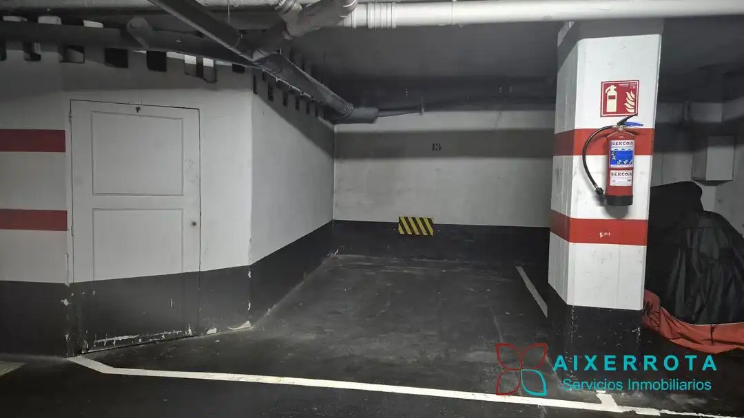 Parking de Piso en venta en Getxo  con Calefacción, Terraza y Trastero
