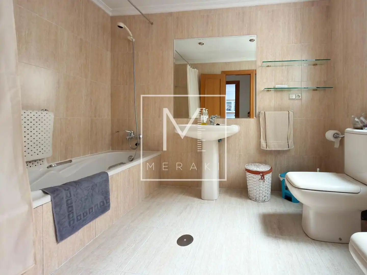 Baño de Piso en venta en Albacete con Aire acondicionado, Calefacción y Jardín privado