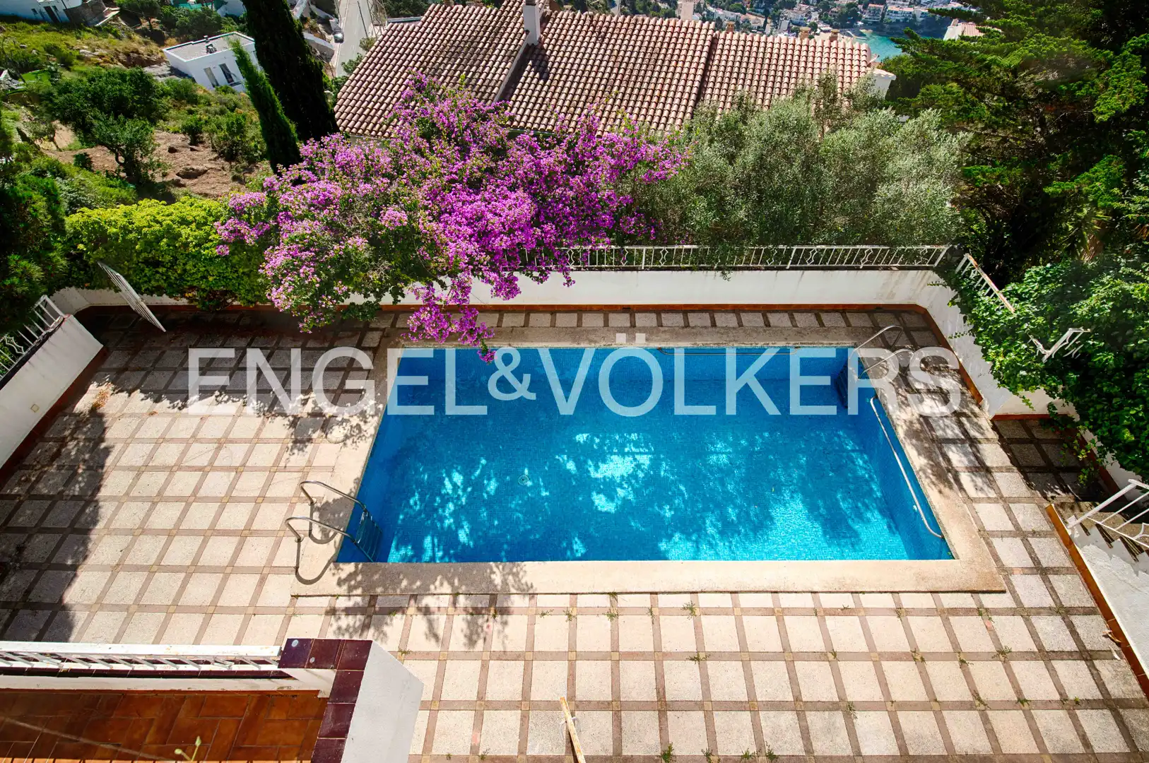 Detached house with pool for sale in Carrer de la Pujada del Puig Rom, imagen 3