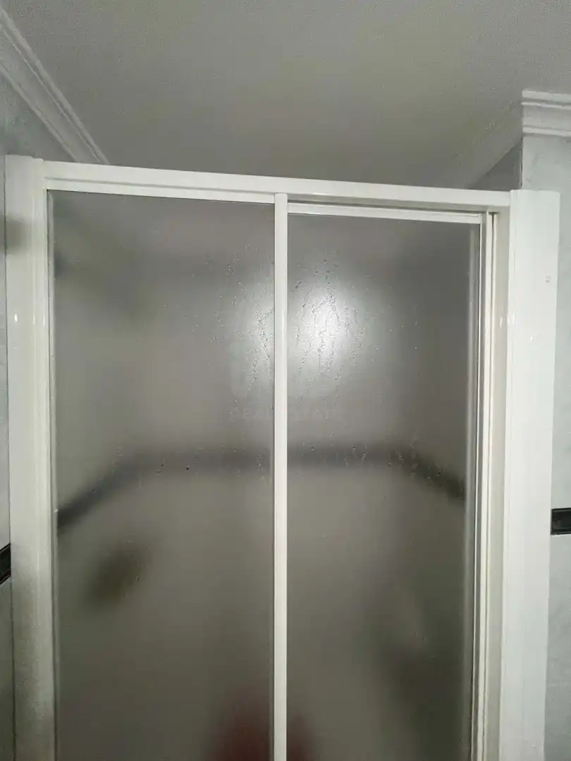 Bathroom of Flat for sale in Sevilla  with Air Conditioner and Terrace