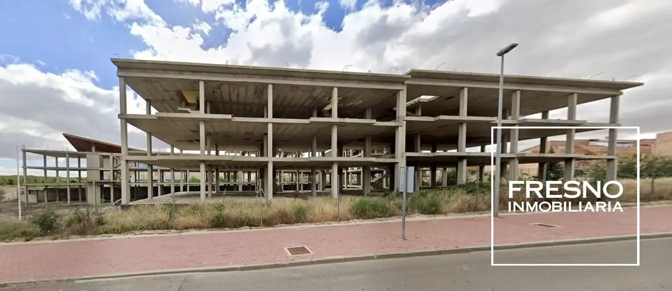 Vista exterior de Edificio en venta en La Muela, Zaragoza