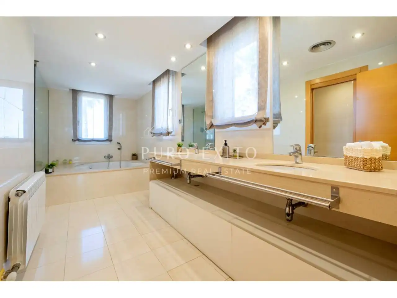 Bathroom of Houses for sale in Reus  with Air Conditioner, Heating and Private garden