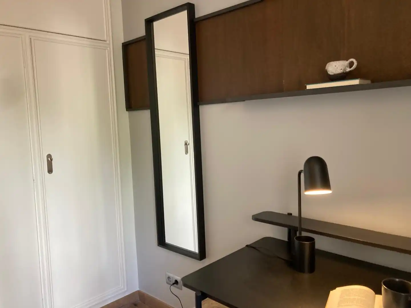 Dormitori de Apartament de lloguer en Madrid amb Aire condicionat, Calefacció i Moblat