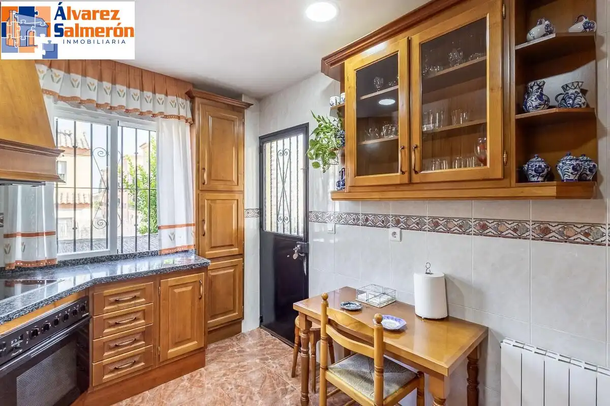 Casa pareada con piscina en venta en Calle CARLOS CANO (HI), imagen 11