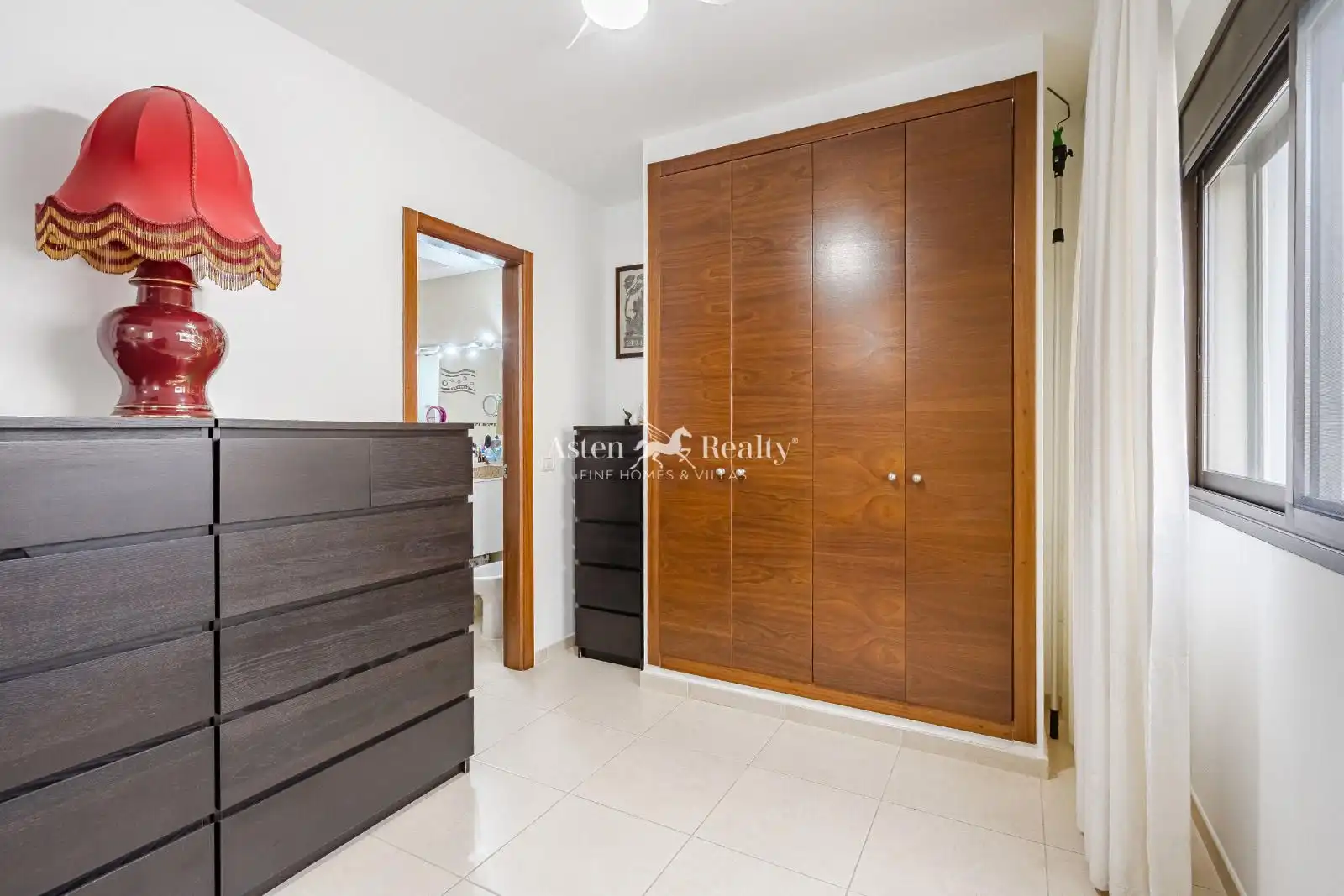 Casa adosada en venta en Arona con Aire acondicionado, Terraza y Trastero