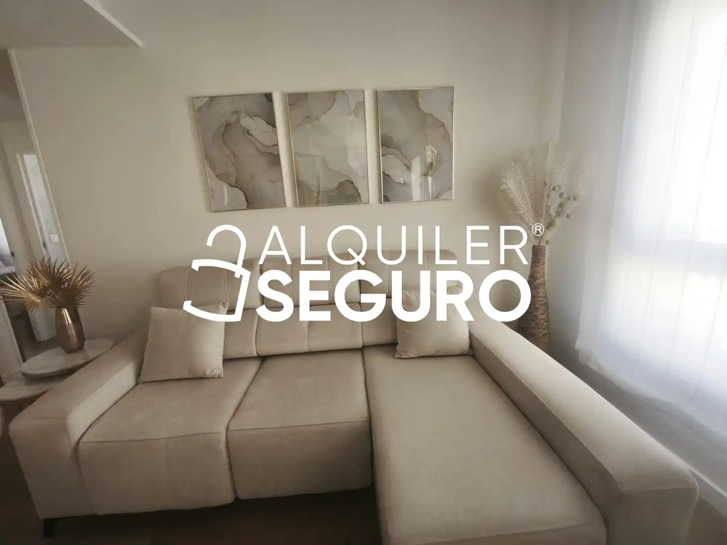 Living room of Flat for rent in Zaragoza  with Air Conditioner, Heating and Furnished