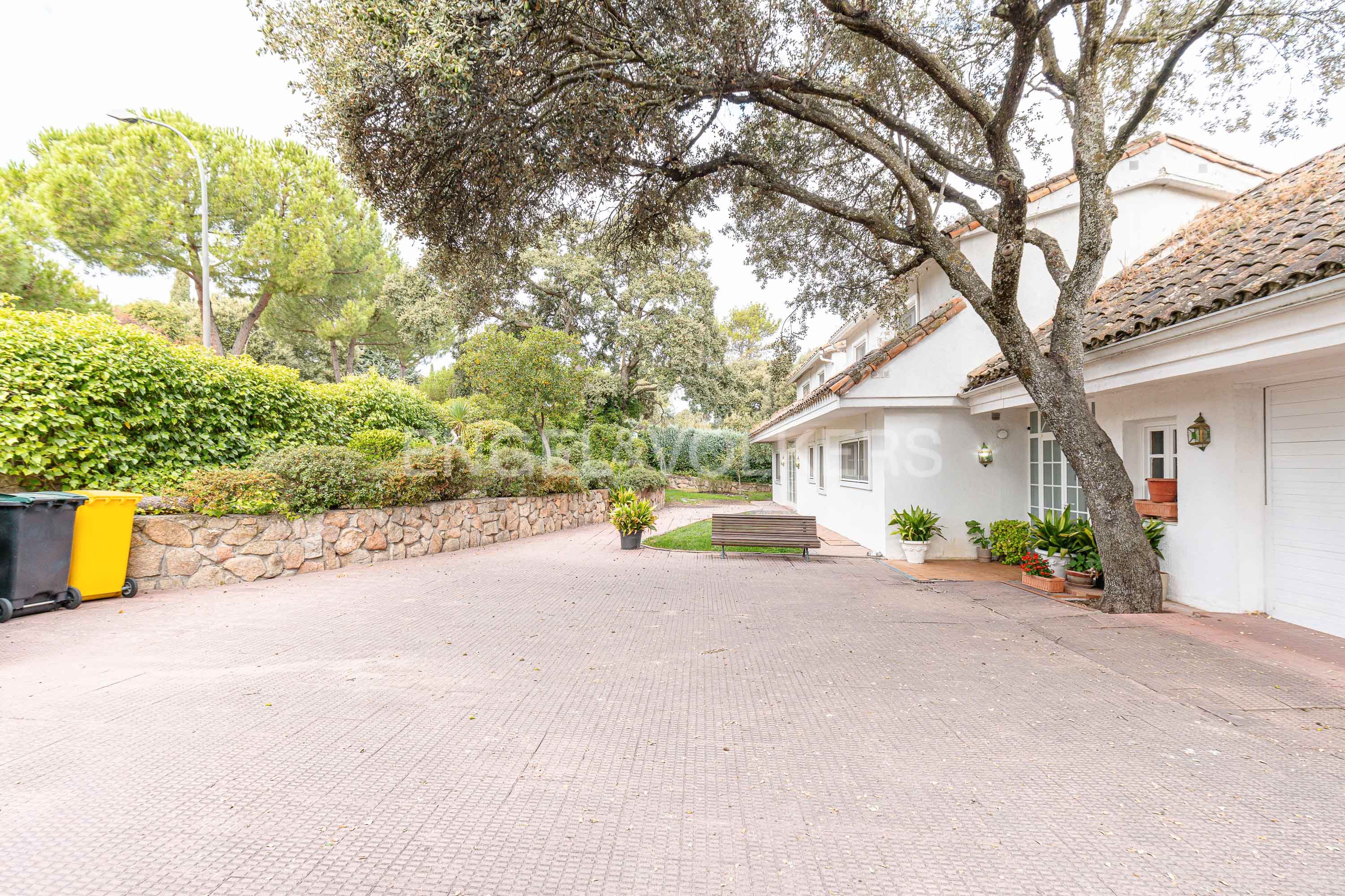 Exterior view of House or chalet for sale in Pozuelo de Alarcón  with Heating and Swimming Pool