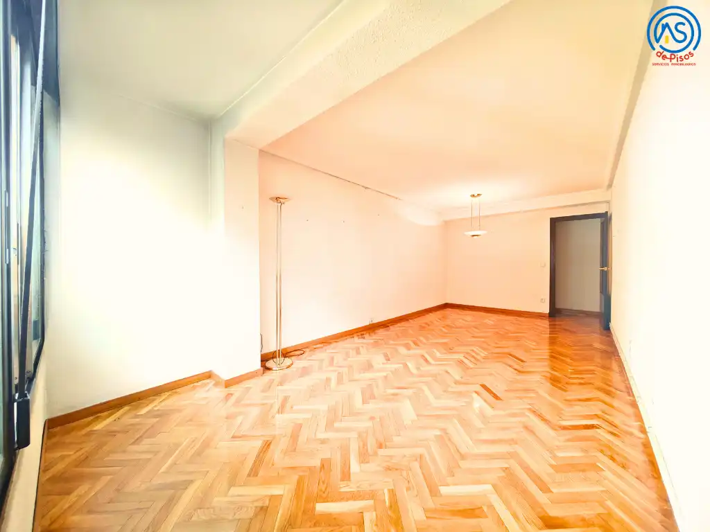Habitación de Piso en venta en Zaragoza con Calefacción, Parquet y Horno