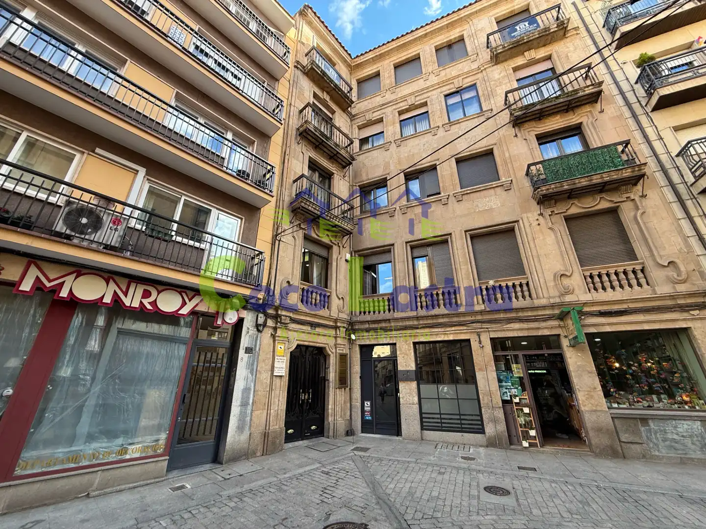 Außenansicht von Wohnung zum Verkauf in Salamanca Capital mit Heizung, Ofen und Waschmaschine