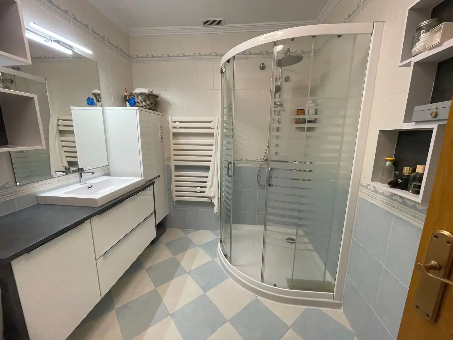Bathroom of Duplexes for sale in Pilar de la Horadada  with Air Conditioner, Swimming Pool and Furnished