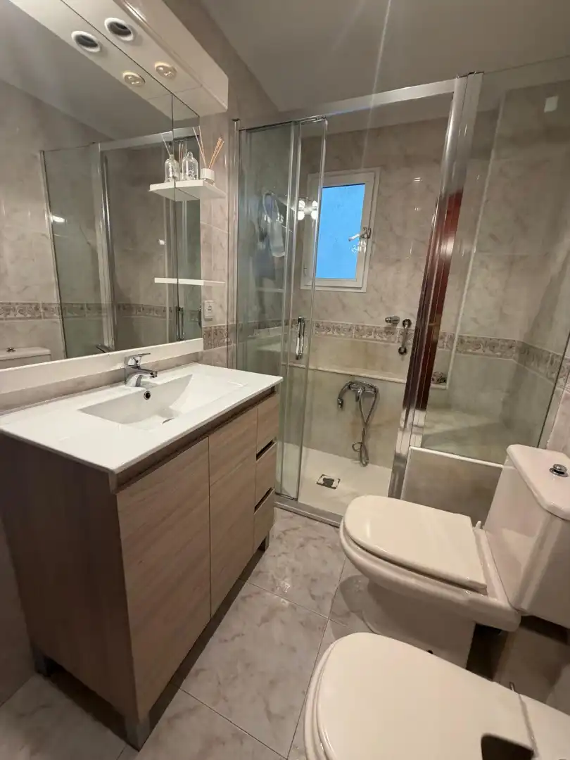 Baño de Piso en venta en Valencia con Terraza y Balcón