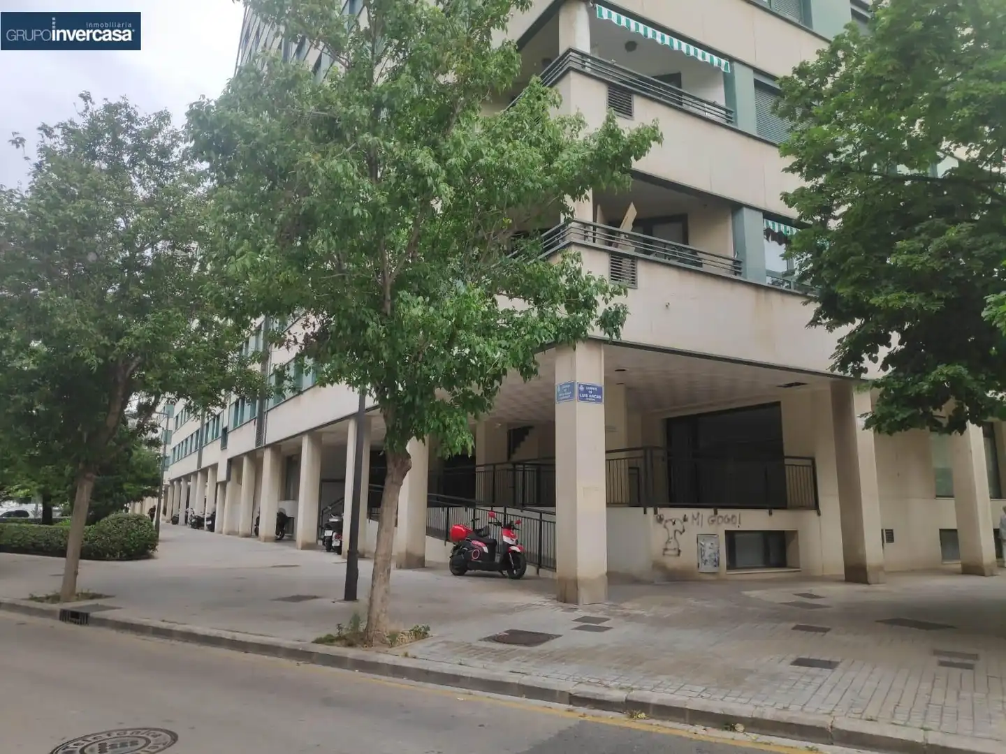 Exterior view of Commercial properties for sale in Valencia