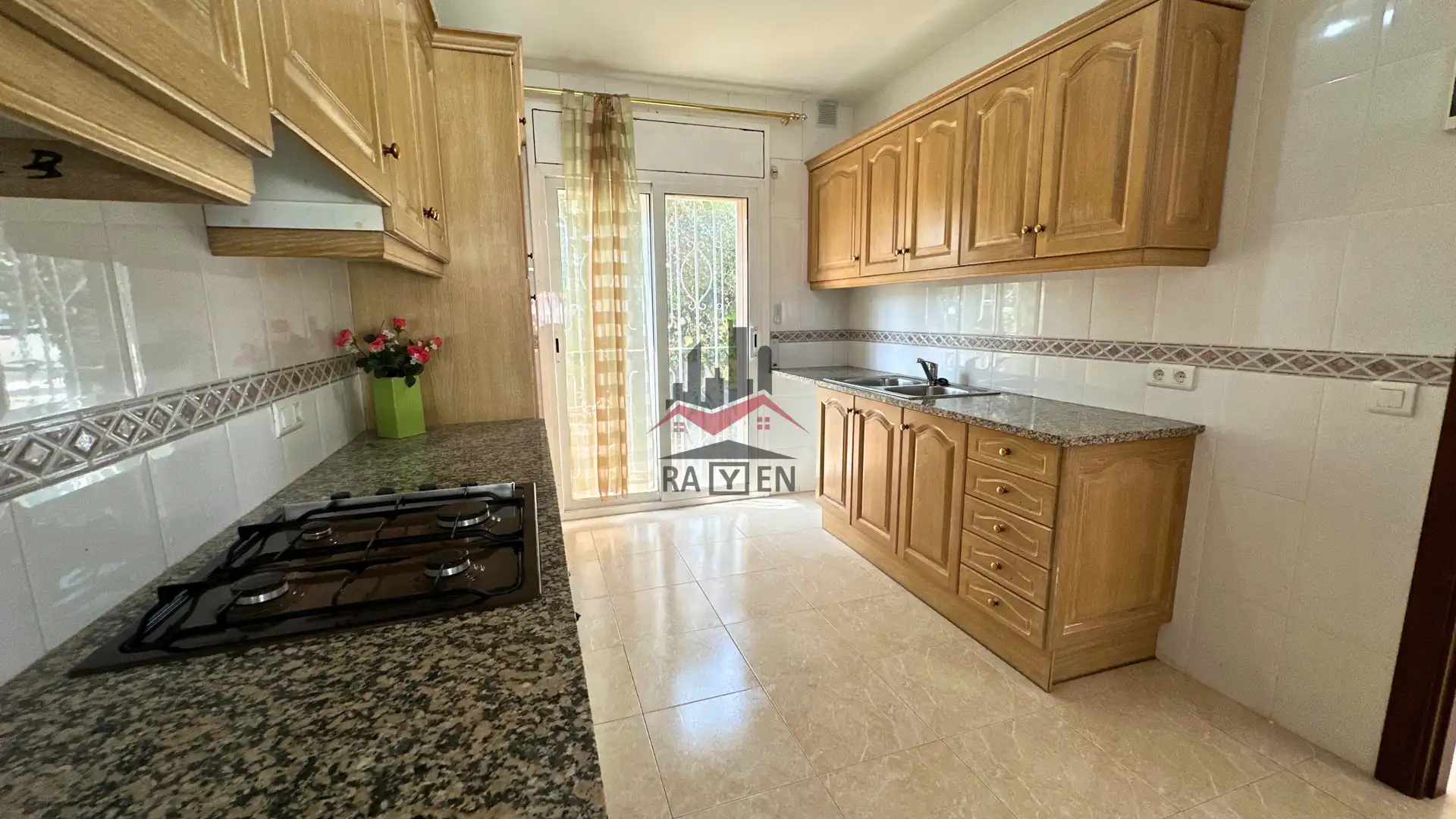 Houses for sale in del Poeta Apel·les Mestres, Poble Nou - Olivar Gran