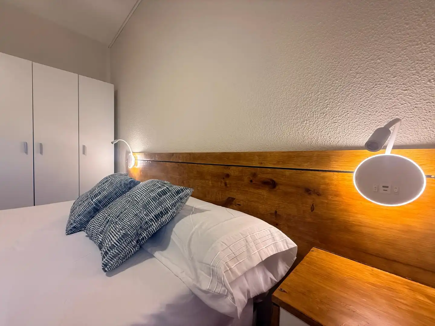 Bedroom of Flat for share in Madrid  with Air Conditioner, Heating and Furnished