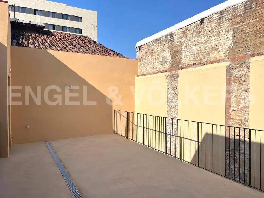 Terrassa de Oficina en venda en Barcelona amb Aire condicionat i Terrassa