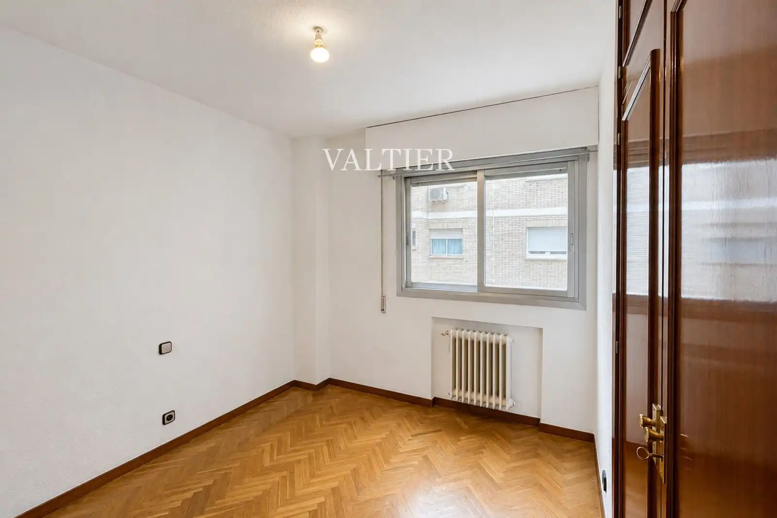 Schlafzimmer von Wohnung zur Miete in Madrid mit Klimaanlage und Terrasse
