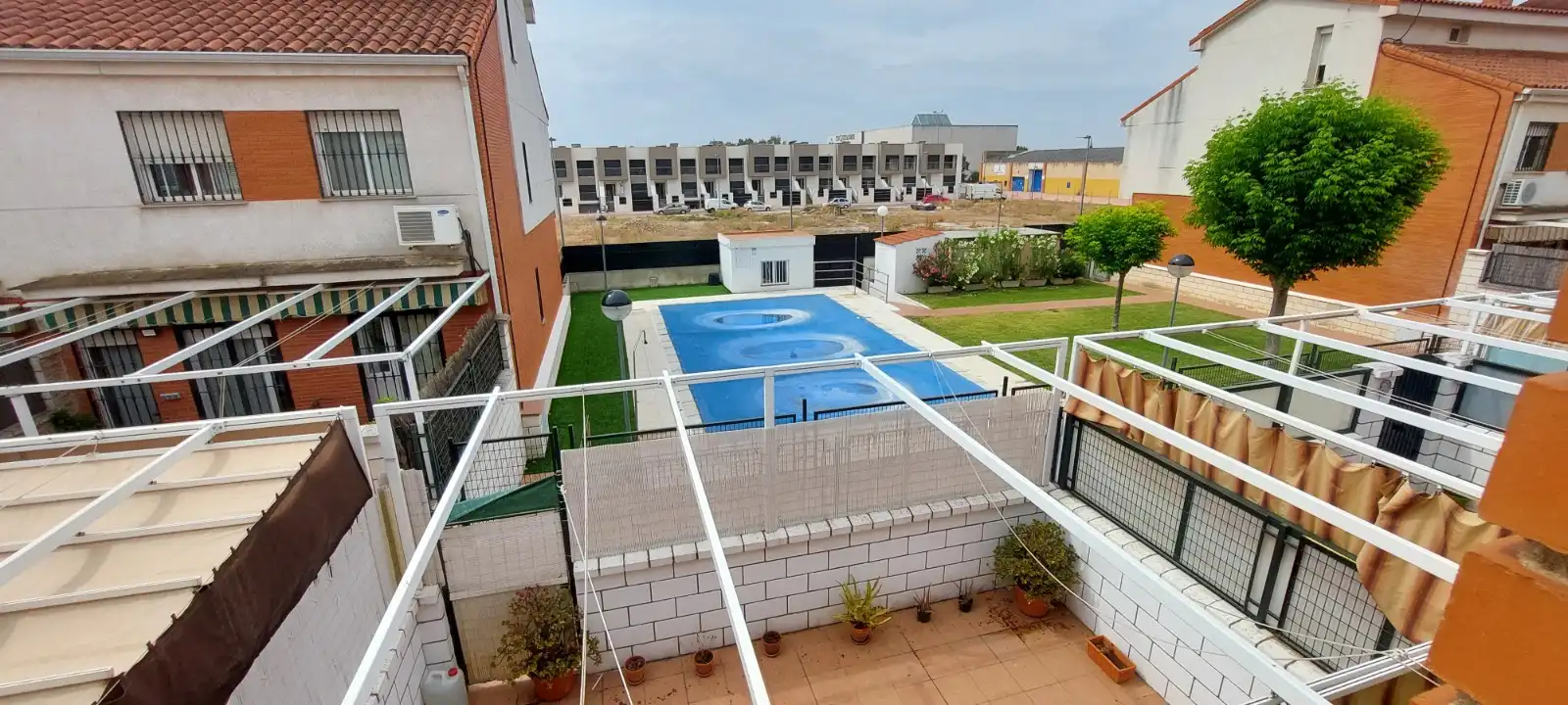Piscina de Casa adosada de alquiler en Badajoz con Calefacción, Jardín privado y Terraza