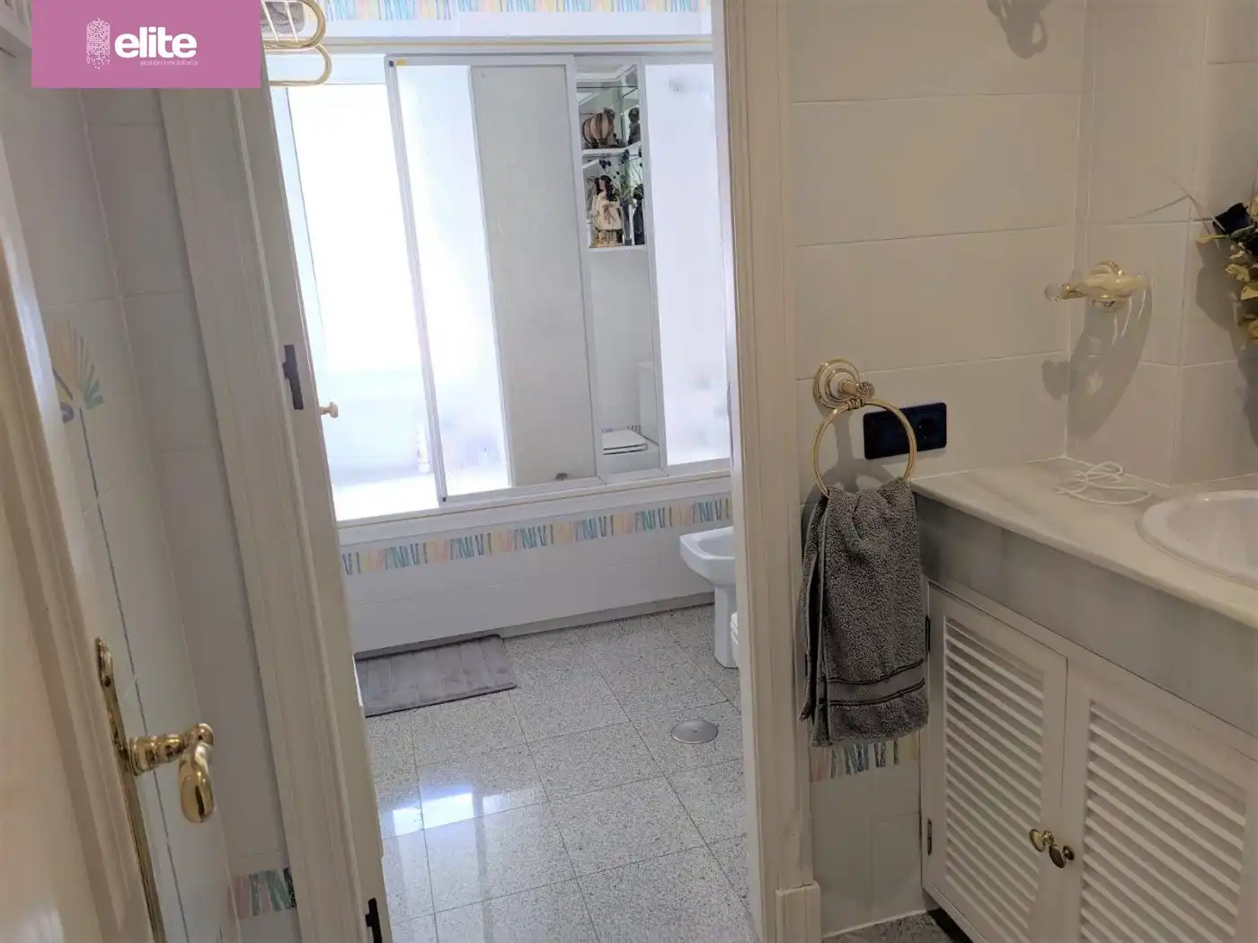 Bathroom of Flat for sale in Jerez de la Frontera  with Air Conditioner, Terrace and Storage room