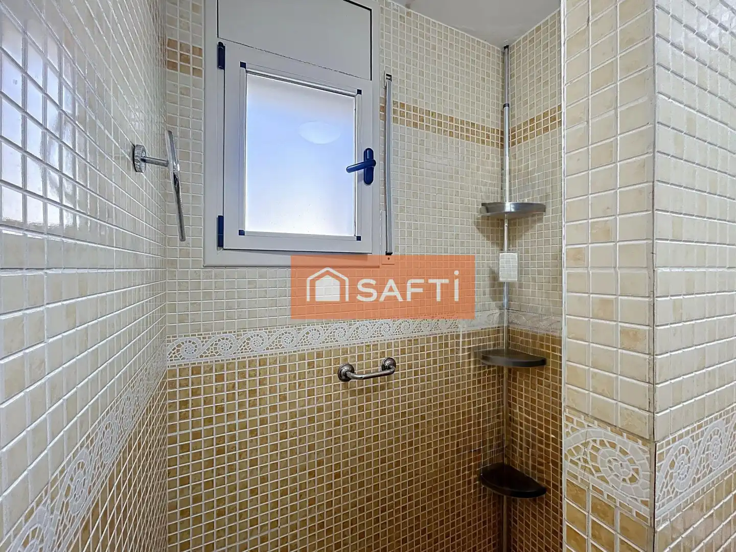 Bathroom of Houses for sale in Pacs del Penedès  with Air Conditioner, Heating and Terrace