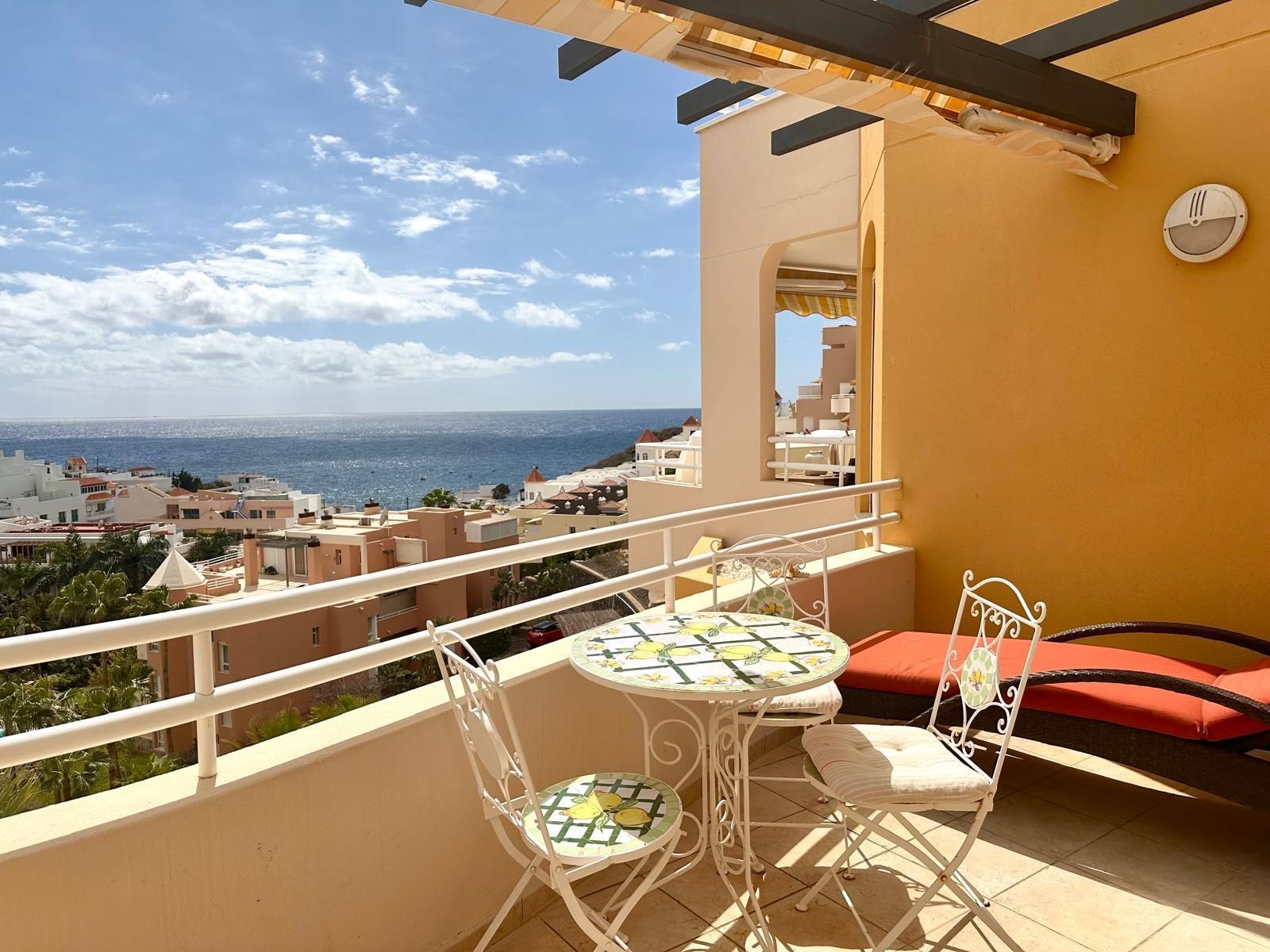 Terrassa de Apartament en venda en Adeje amb Moblat i Piscina comunitària
