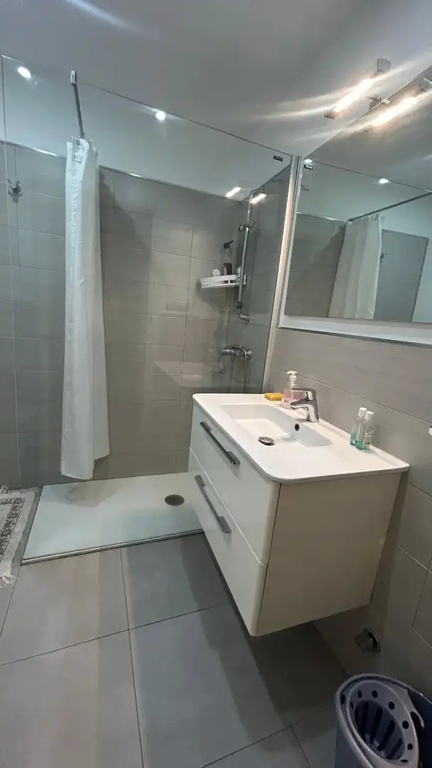 Bany de Pis de lloguer en Algeciras