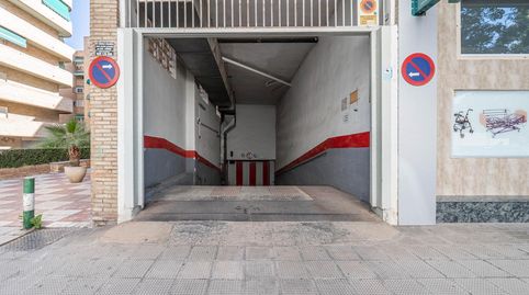 Plaza de garaje cerrado con estanterías en parque Genil cerca de Hospital La Inmaculada, imatge 4