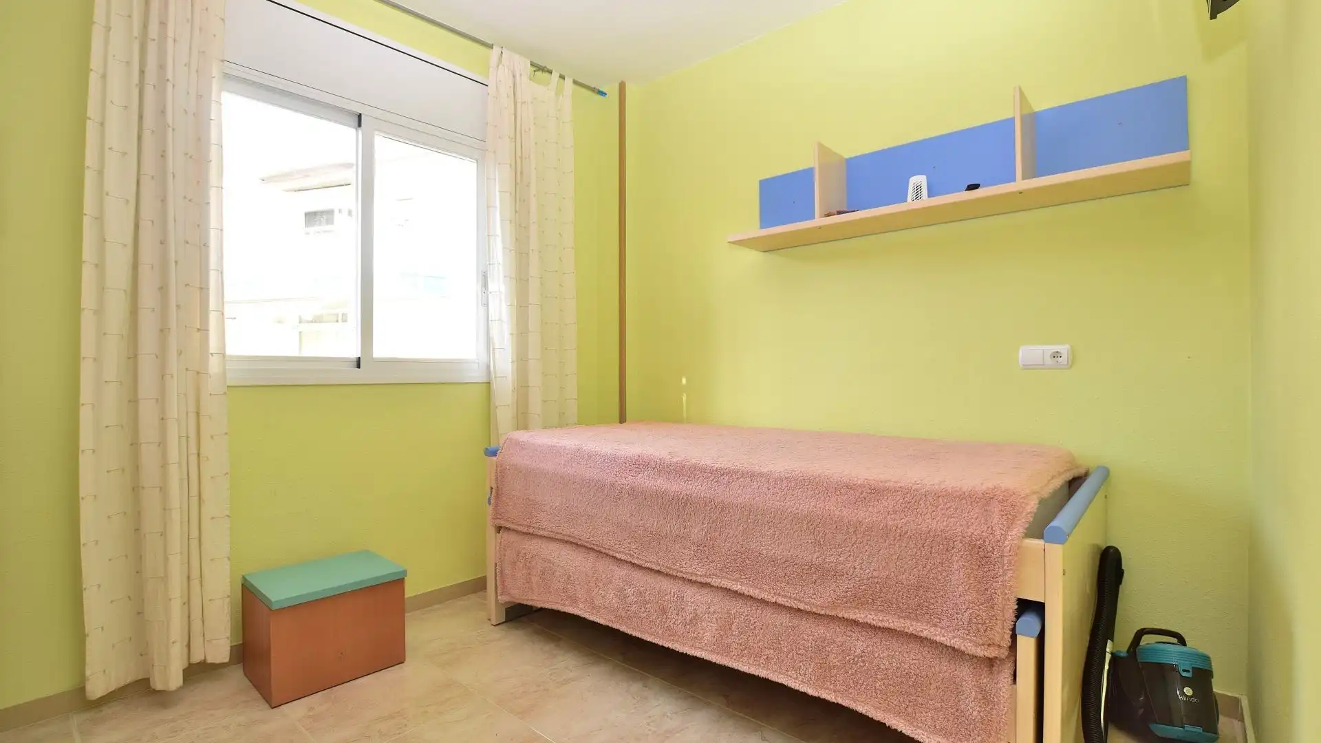 Habitación de Dúplex en venta en Salou con Aire acondicionado, Calefacción y Amueblado