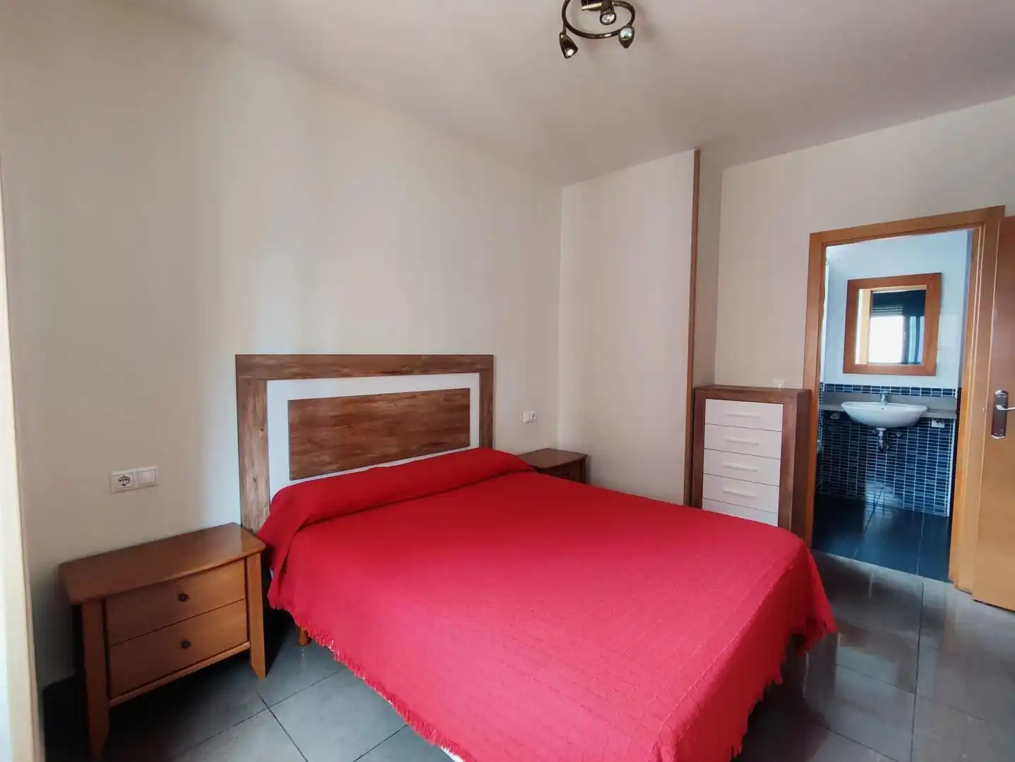 Habitación de Apartamento en venta en Benidorm con Aire acondicionado, Calefacción y Jardín privado
