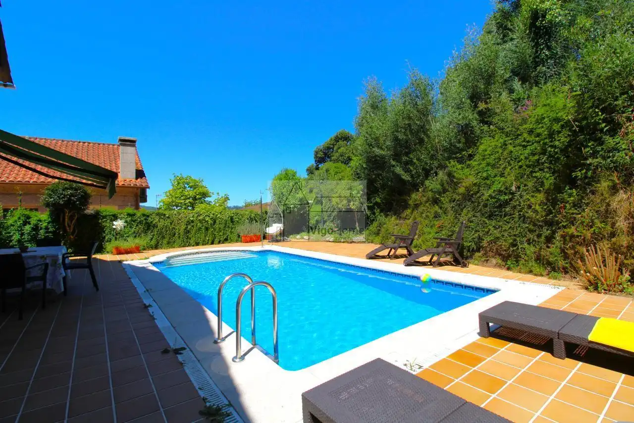 Piscina de Casa o chalet en venta en Mos con Calefacción, Jardín privado y Trastero