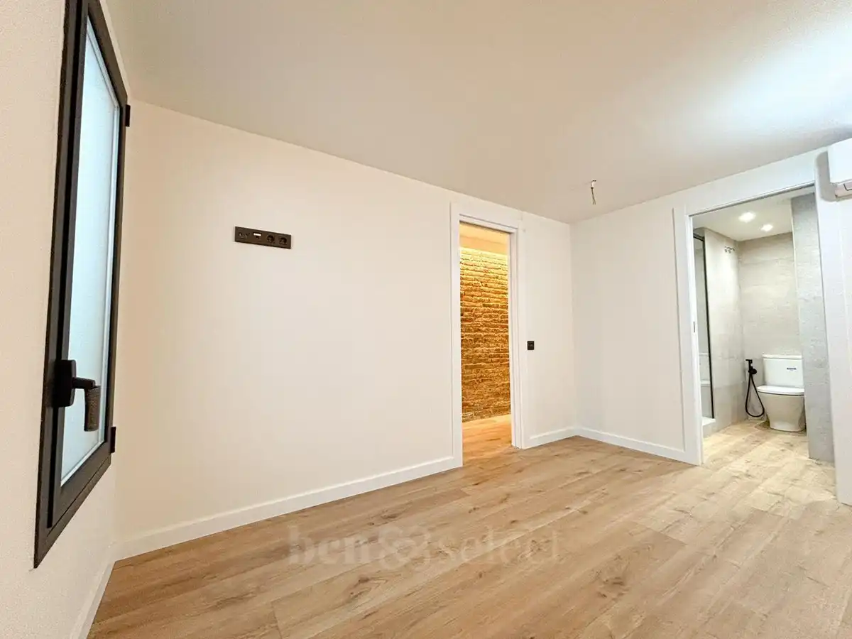 Duplexes for sale in Barcelona  with Air Conditioner, Heating and Private garden