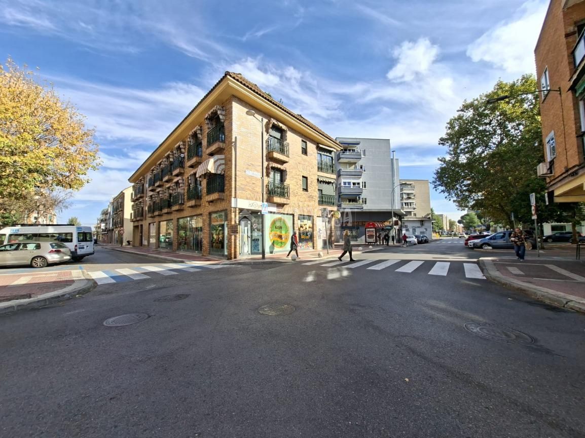 Vista exterior de Pis en venda en Parla amb Aire condicionat i Calefacció