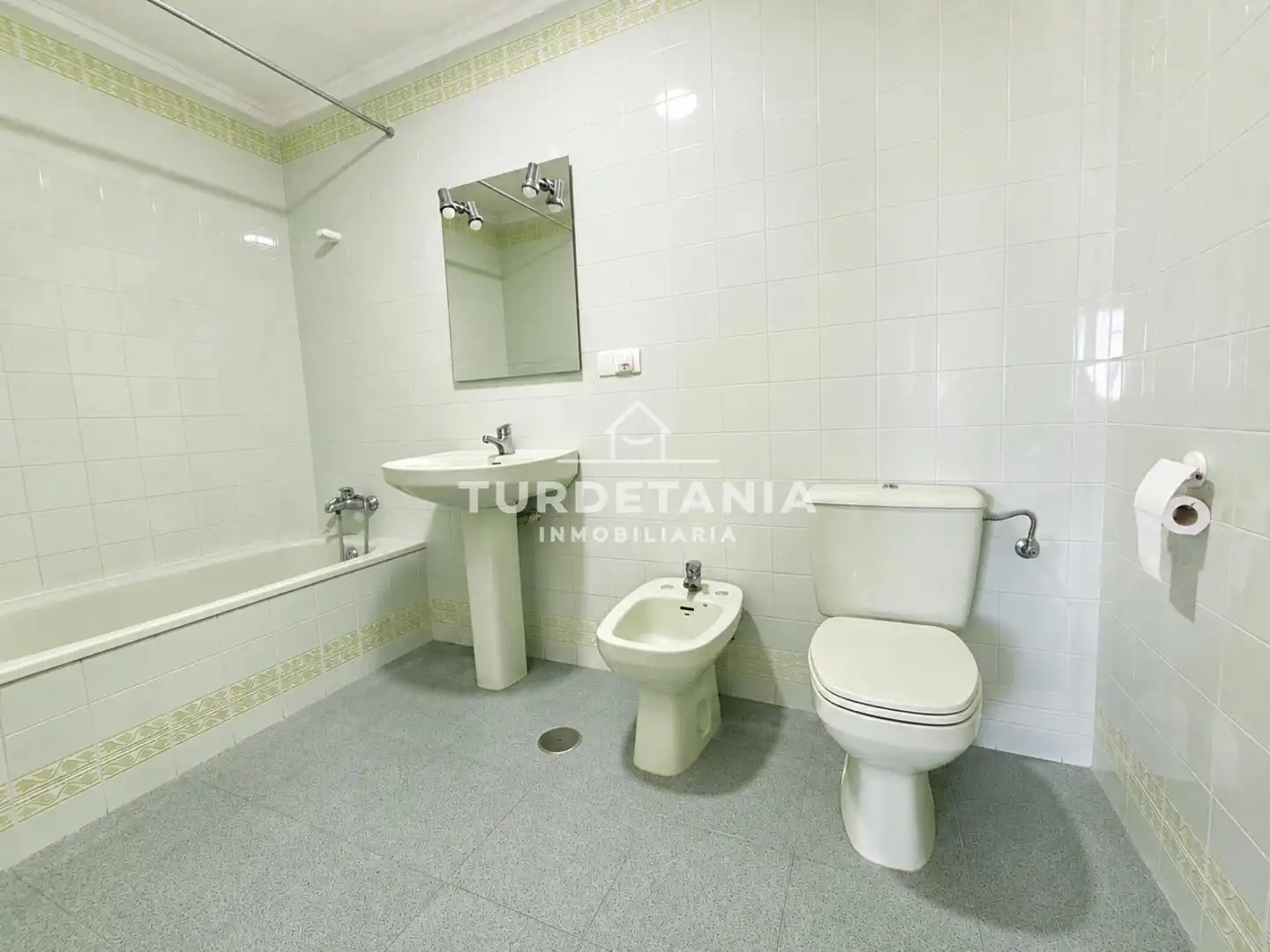Bathroom of Flat for sale in Sanlúcar de Barrameda  with Furnished and Balcony