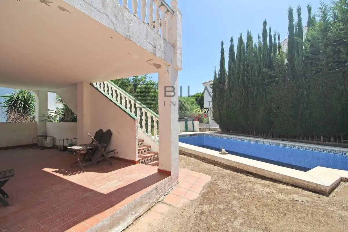 Chalet con piscina en venta en Calahonda, imagen 3